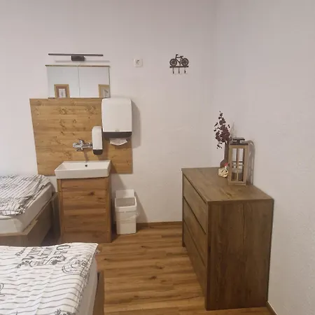 Alojamento de Acomodação e Pequeno-almoço Andrejev Dom Na Slemenu