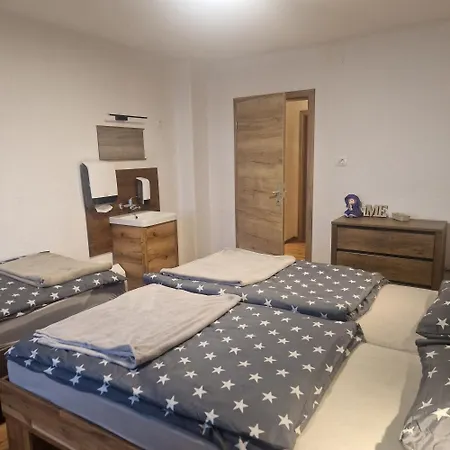 Andrejev Dom Na Slemenu Couette-café