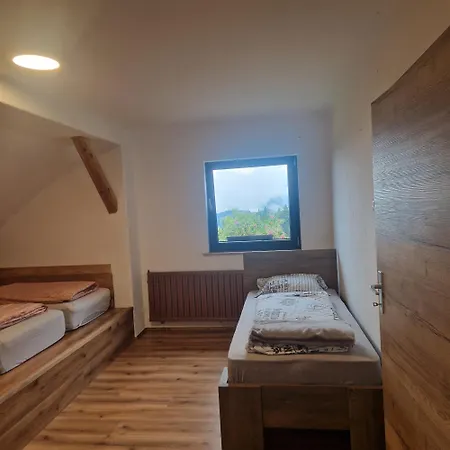 ベッド・アンド・ブレックファスト Andrejev Dom Na Slemenu Šoštanj