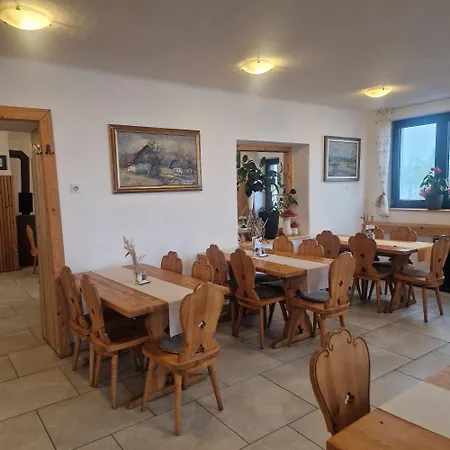 Andrejev Dom Na Slemenu Sostanj