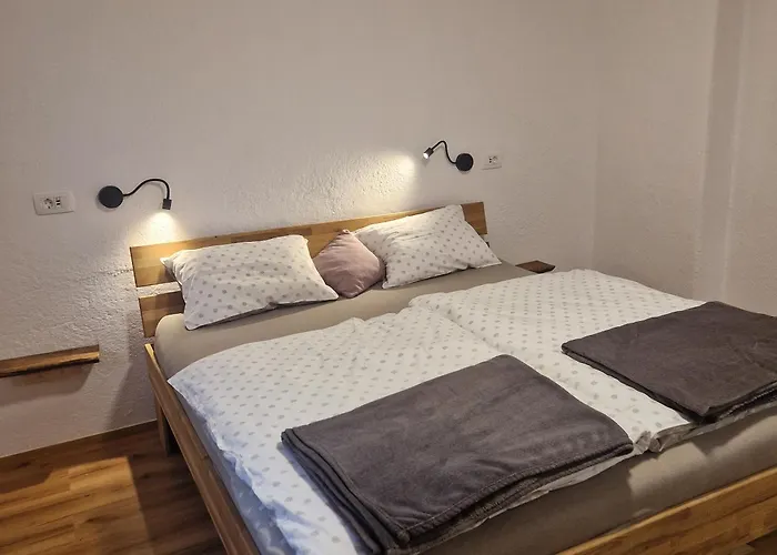 Bed & Breakfast Andrejev Dom Na Slemenu Sostanj