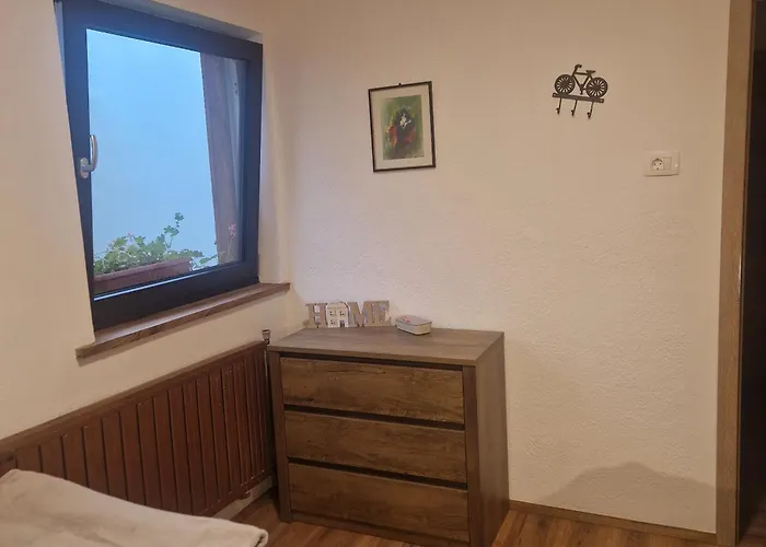 Andrejev Dom Na Slemenu Sostanj