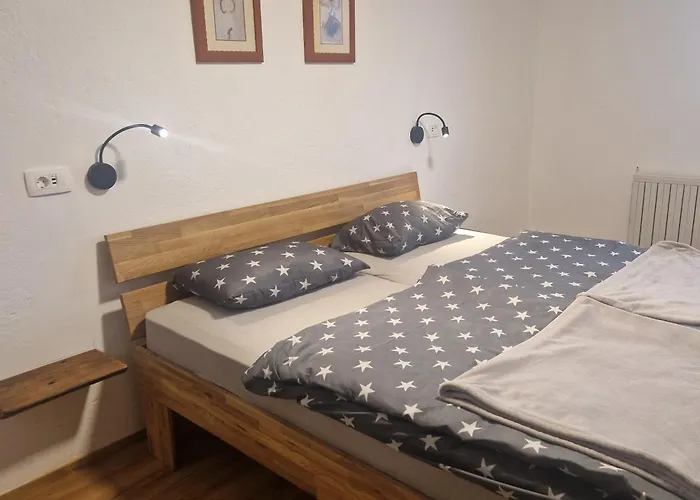 Andrejev Dom Na Slemenu Sostanj