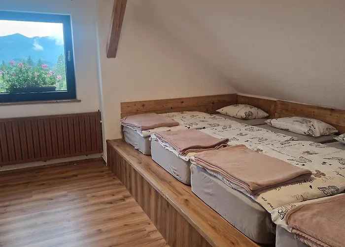 Andrejev Dom Na Slemenu Sostanj